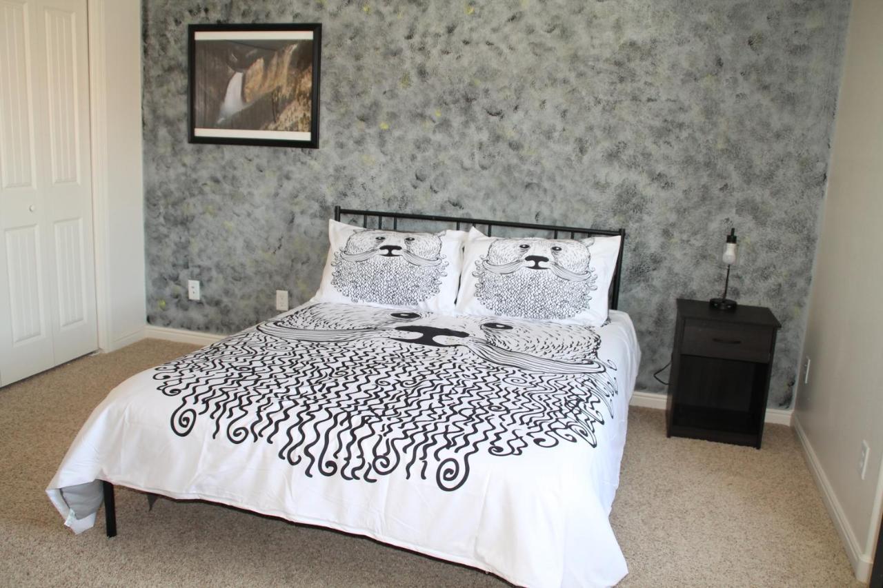 3 Queen Beds, 1 Twin Bed, 2 Rooms, 1 And A Half Bath, Self Check-In, Flexcation Equipped ไอดาโฮฟอลส์ ภายนอก รูปภาพ